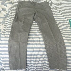 Nic & Zoe Sz. 14 black and white pants.